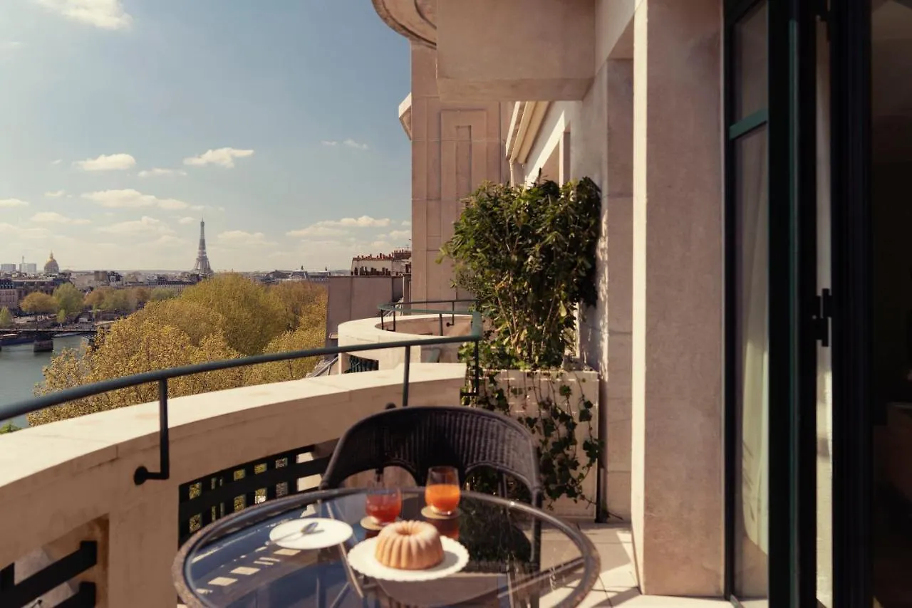 Cheval Blanc & Dior Cheval Blanc Hotell Paris